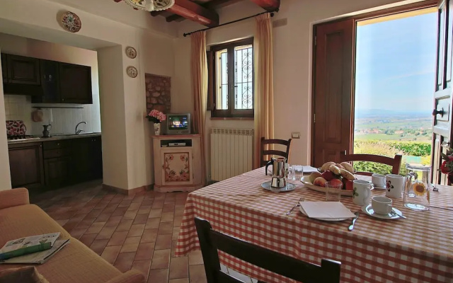 Charming Farmhouse in Trevi With Swimming Pool