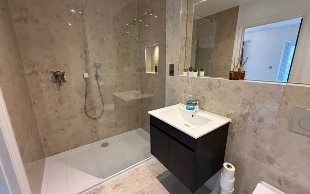 Beautiful 5 Bed House - Close to Windsor Castle