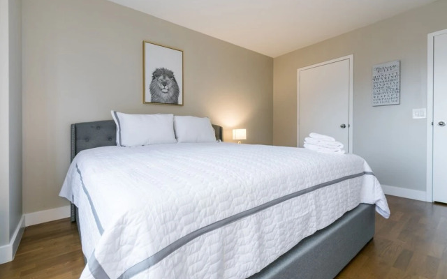 Finest Luxury 1 Bedroom Apartment