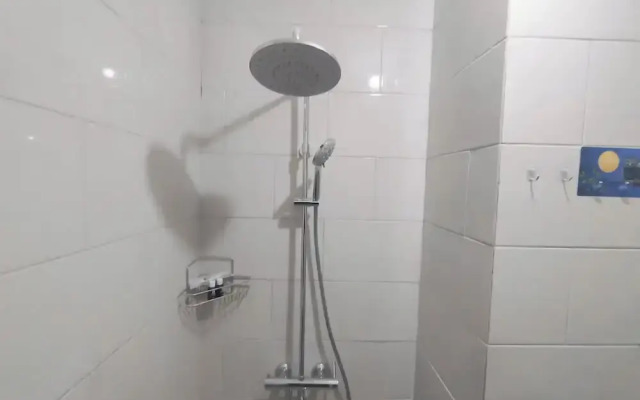 Studio Near Mall (No Kitchen) At Benson Supermall Mansion Apartment