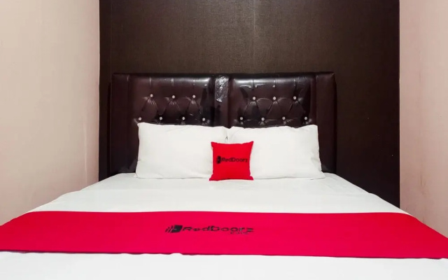 RedDoorz @ Hotel Island Bengkulu