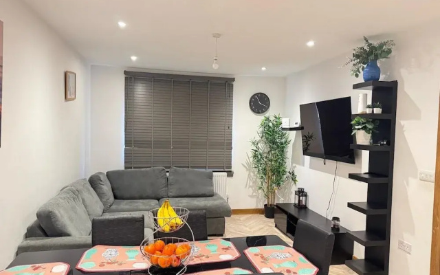 1br-sleeps2-parking-nearlondon-central