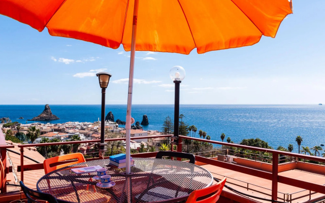 Alice Apartment With Terrace by Wonderful Italy