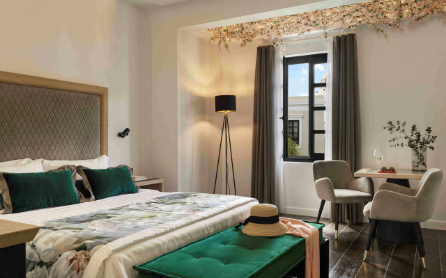 Katikies Garden Santorini - The Leading Hotels Of The World