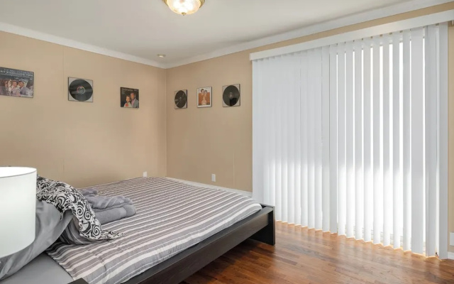 Seattle Vacation Home - Roy Street