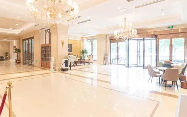 Vienna International Hotel (Jinan Shandong International Convention and Exhibition Center)