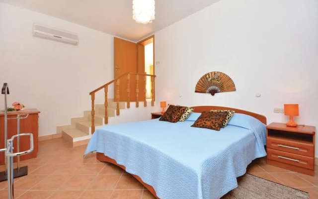 Amazing Home in Vrboska With Wifi and 2 Bedrooms