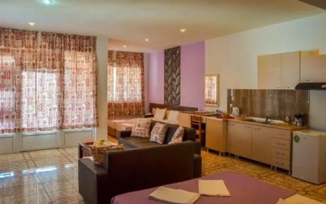 Ellas Hotel
