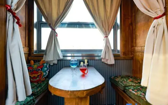 Leaky Cauldron Magic Train Homestay