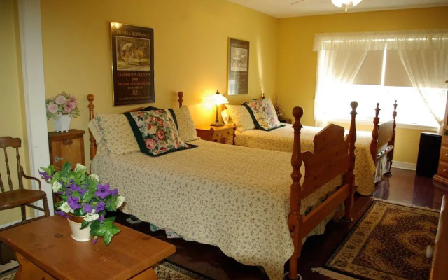 Abagale's Victorian Hot Tub and Suites