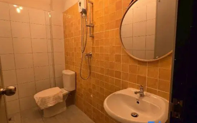 Lhong Krung Hostel