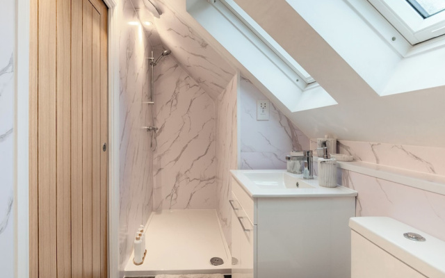 Beautiful 2 Bedroom Apartment in Malvern