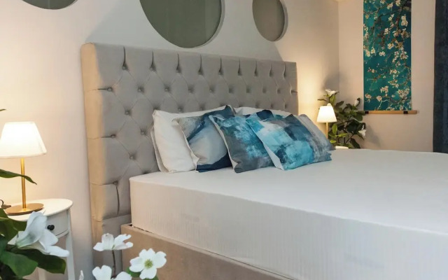 Luxurious 3 Bd Modern Apt in Dafni