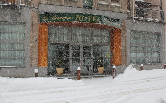 Hotel La Bonaigua вид на фасад