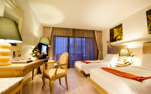 The StandardX Bangkok Phra Arthit