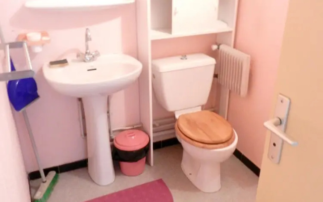 Studio in Allevard, With Wonderful Mountain View, Pool Access, Furnish