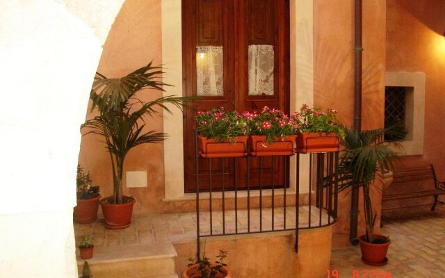 Отель Residence Damarete Сиракуза вид на фасад