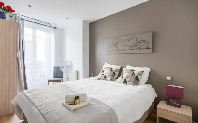 Cozy 3BR Apartment in Capucins, Bordeaux