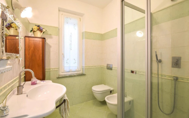 Nice Apartment in Genova With Wifi and 3 Bedrooms