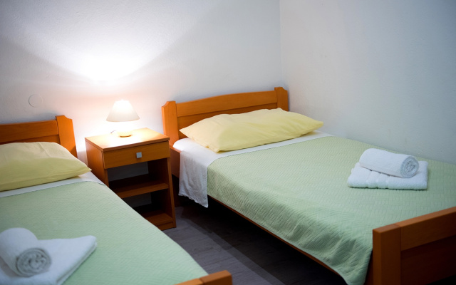 Room Robi - 50m from beach R1 Podstrana, Riviera Split