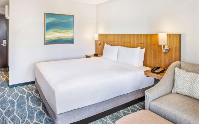 Hyatt Place Waikiki Beach