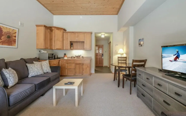 Gateway Lodge 5061