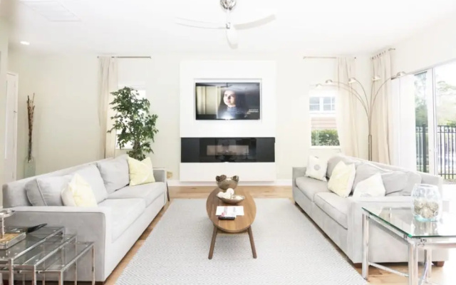 Five Suites Luxury Home RE1492