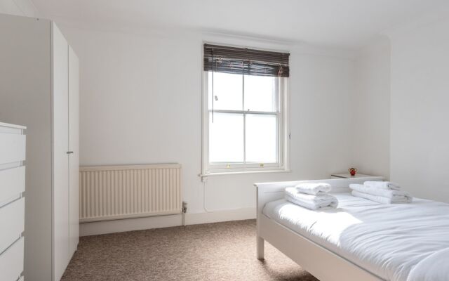 Отель Modern 3 Bedroom Central Brighton House комната для гостей