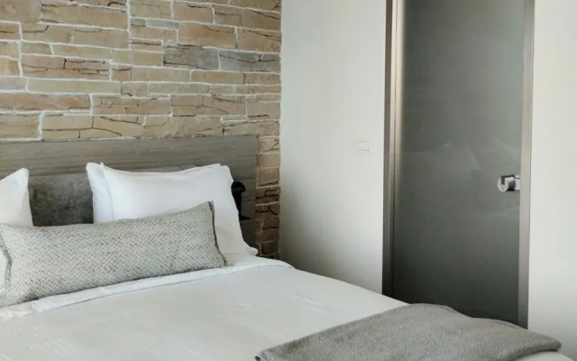 Oinolithos Luxury Villas