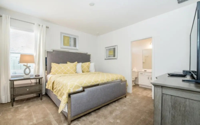 11 Bedroom 9.5 Bathroom 4792sq Foot Villa 7000os