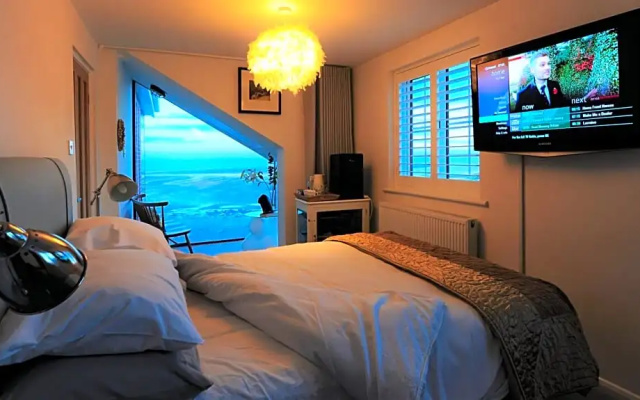 Edgecliff Boutique B&B