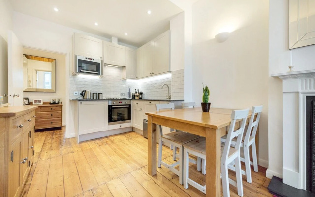 The Spacious Putney Duplex - SCF