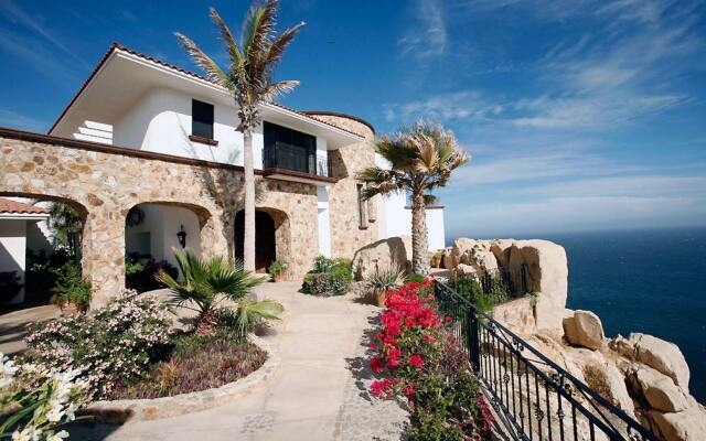 Отель Villa Grande By Cabovillas Мексика, Педрегал - отзывы, цены и фото номеров - забронировать отель Villa Grande By Cabovillas онлайн вид на фасад