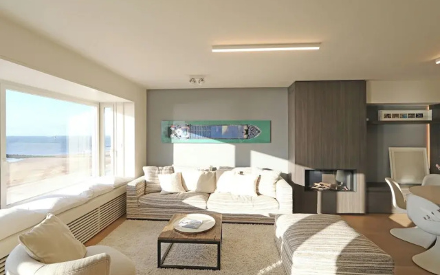Apartment in Het Zoute Near Place Rubens