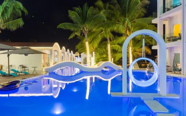 Boundless Space Design Hotel (Yalong Bay Bohou Village Branch)