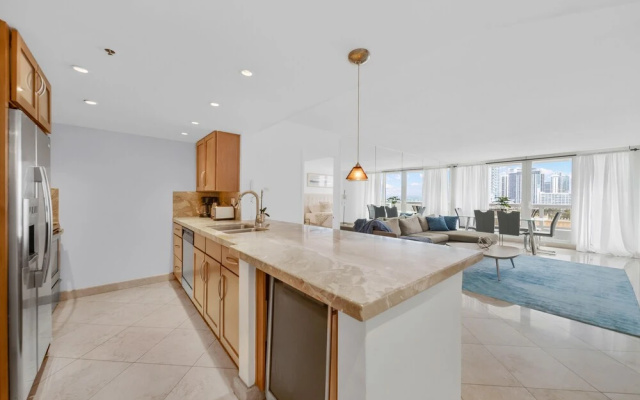 Stunning Balcony Views 3 Bedroom