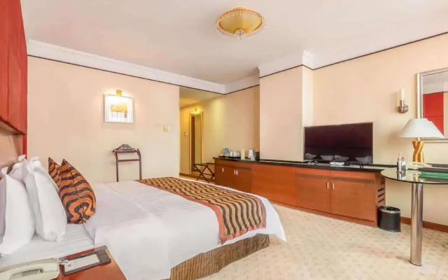Days Hotel and Suites Jiaozuo
