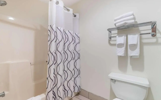 Best Western Plus University Park Inn & Suites