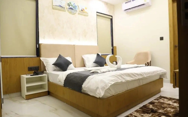 Moresta Ajmer Hotel with Rooftop Bar