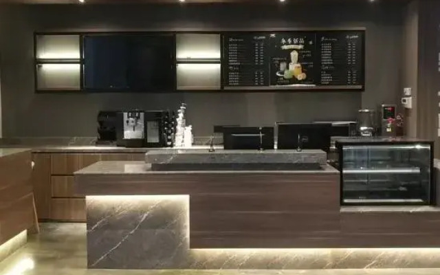 Dalian full stop hotel