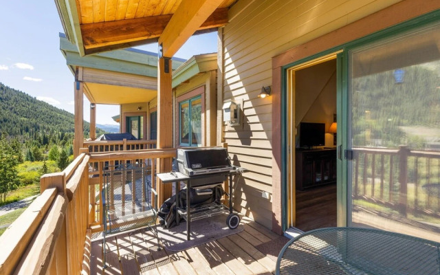 2674 Tenderfoot Lodge 2 Bedroom Condo by RedAwning