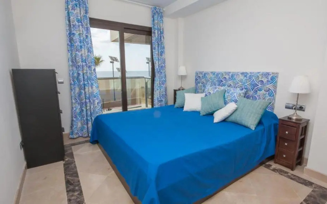 Marina Del Castillo 109