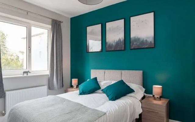 Elegant Holiday Home in Milton Keynes Near Towncentre