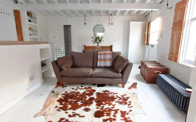 NEW Stunning and Stylish 2BD Victorian Warehouse