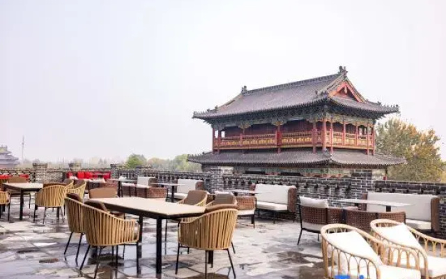 Mingshui Ancient City Lingqian Inn