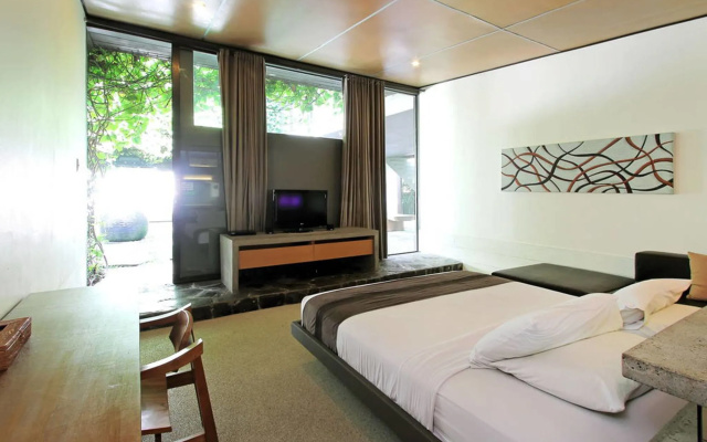 Clio Apartments