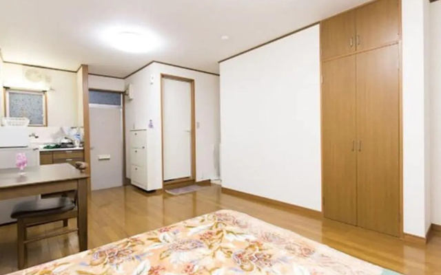Centrally Located Deluxe Furnished.2