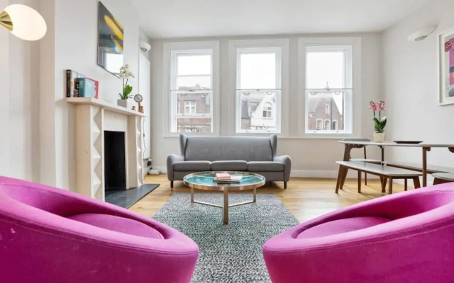Modern & Chic 2bed Hampstead Duplex 1 min to Tube