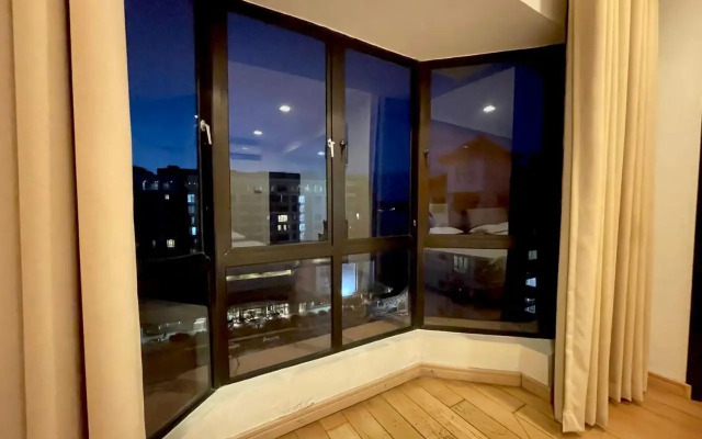 PENTHOUSE MARINA COURT VACATION HOME 4 BEDROOMS KOTA KINABALU 14pax