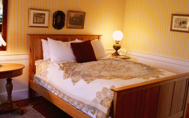 Cave Hill Farm Bed & Breakfast